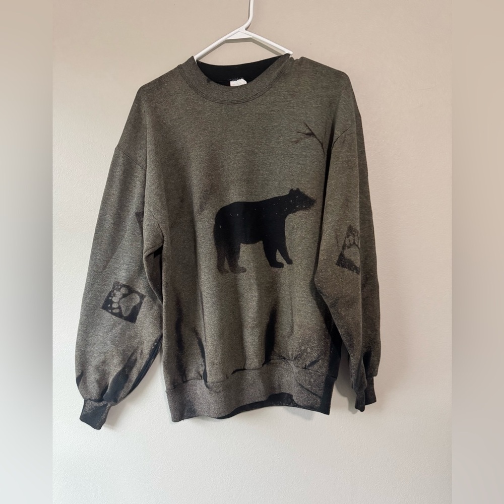 Vintage Gray/green bohemian Bear Print Men's Sweater size large - Picture 2 of 4